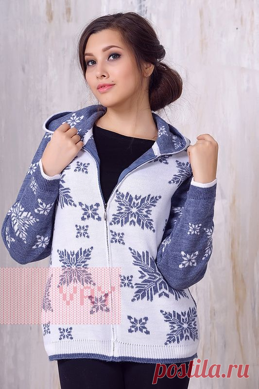 Вязаные кофты от марки VAY. Вязаные кофты для женщин VAY (артикул 1399), цветовое решение джинс/белый. Ещё больше вязаных кофт из шерсти марки ВЭЙ на наших сайтах. Официальное представительство бренда VAY: купить в розницу в магазине Согревай.ру https://www.sogrevay.ru, оптовые закупки на Ньювэй.ру https://www.newvay.ru
