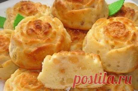 Творожные маффины с бананом

Творог-200г.
Яйцо-1 шт.
Банан-1шт.
Клетчатка -2ч.л.
Фруктоза в порошке-2 ч.л.
Щепотка соли
1/4 ч.л. корицы

Яйцо взбить с фруктозой, добавить творог и клетчатку, все тщательно перемешать. Добавить нарезанный банан, соду и корицу, еще раз все перемешать и оставить массу на 10 мин. Затем заполнить силиконовые формы, не смазывать и выпекать 40 мин в разогретой духовке при t=200 гр. Маффины получаются сочные! Подавать с йогуртом.

Приятного аппетита!