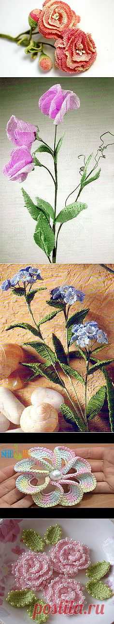 Crochet flowers and leaves