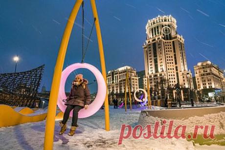 Синоптики сообщили о скором похолодании в Москве. Жителям российской столицы пора готовиться к похолоданию. Как рассказала главный специалист Гидрометцентра России Марина Макарова, уже в начале следующей недели температура воздуха в Москве опустится ниже нуля. Также возможны появление гололедицы и осадки, в том числе в виде мокрого снега.