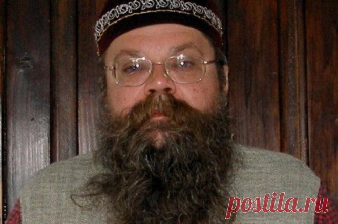 Журналиста Максима Соколова похоронили в Тверской области. Соколов скончался 30 декабря в возрасте 64 лет.