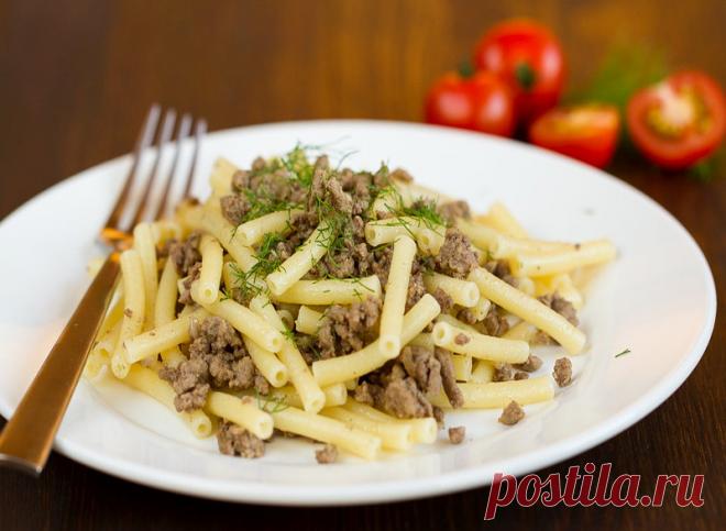 Макароны по-флотски с фаршем
Вкуснейшее блюдо из макарон и говяжьего фарша. В 17-18 веках в России макароны по-флотски стали популярны среди путешественников и особенно моряков.