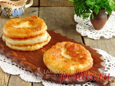 Лепёшки с луком на сковороде