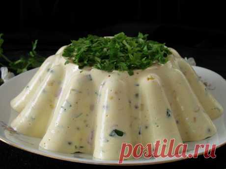 Яичное заливное "Пасхальное" Вкусная и красивая закуска, которую можно готовить не только к пасхальному столу, а когда душа пожелает. Добавки можно менять/добавлять по своему вкусу. Например, сюда отлично впишется сыр, отварная морковь, либо болгарский перчик...