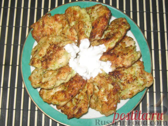 Рецепт: Оладьи из куриной грудки и кабачка на RussianFood.com