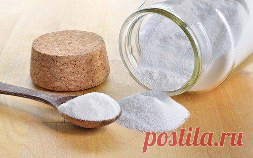 Солим, стираем: использование самой известной приправы при стирке вещей Соль – незаменимая приправа на кухне любой хозяйки. Однако данная специя пригодится не только в кулинарии, но и в других домашних делах, например, стирке грязных вещей. Новые технологии значительно облегчили повседневную рутину.