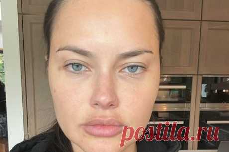 42-летняя Адриана Лима показала лицо без макияжа после обвинений в пластике. Бразильская супермодель Адриана Лима показала лицо без макияжа после обвинений в пластических операциях. Ранее 42-летняя манекенщица посетила премьеру фильма «Голодные игры: Баллада о певчих птицах и змеях» в Лос-Анджелесе, США. Для выхода в свет она выбрала черно-красный наряд.