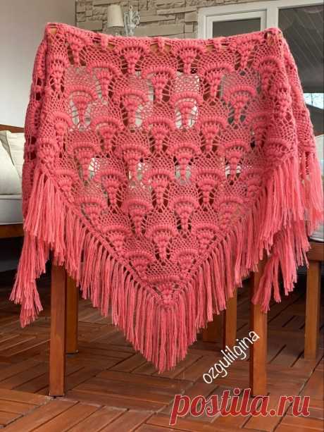 Узорчатая шаль крючком. / knittingideas.ru