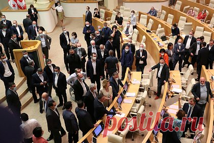 В Грузии сообщили о подготовке нового пакета сотрудничества с ЕС. Грузия и Европейский союз (ЕС) ведут подготовку нового пакета сотрудничества, куда войдет и экономическая сфера. Об этом сообщил министр экономики и устойчивого развития страны Леван Давиташвили. По мнению министра, новый пакет сотрудничества переведет Грузию на другой уровень в рамках экономической интеграции.