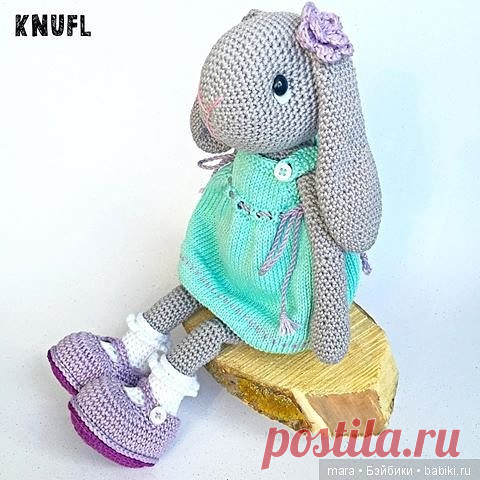 Зайка крючком с описанием
Автор – Antoinette 
Перевод описания Анастасия Макеева