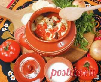 Блюдо в горшочках с мясом - Все рецепты для приготовления блюд Мясо в горшочках — лучшие рецепты. Как правильно и вкусно приготовить мясо в горшочках. Мясо, приготовленное в керамических горшочках, всегда имеет отменный вкус, аромат и очень аппетитный внешний вид. Кроме того, благодаря толстым стенкам глиняного горшка, которые нагреваются медленно и равномерно, мясо не жарится и не варится, а томится, поэтому оно сохраняет все свои полезные …