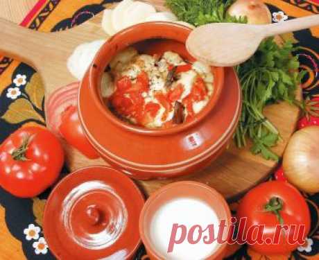 Блюдо в горшочках с мясом - Все рецепты для приготовления блюд Мясо в горшочках — лучшие рецепты. Как правильно и вкусно приготовить мясо в горшочках. Мясо, приготовленное в керамических горшочках, всегда имеет отменный вкус, аромат и очень аппетитный внешний вид. Кроме того, благодаря толстым стенкам глиняного горшка, которые нагреваются медленно и равномерно, мясо не жарится и не варится, а томится, поэтому оно сохраняет все свои полезные …