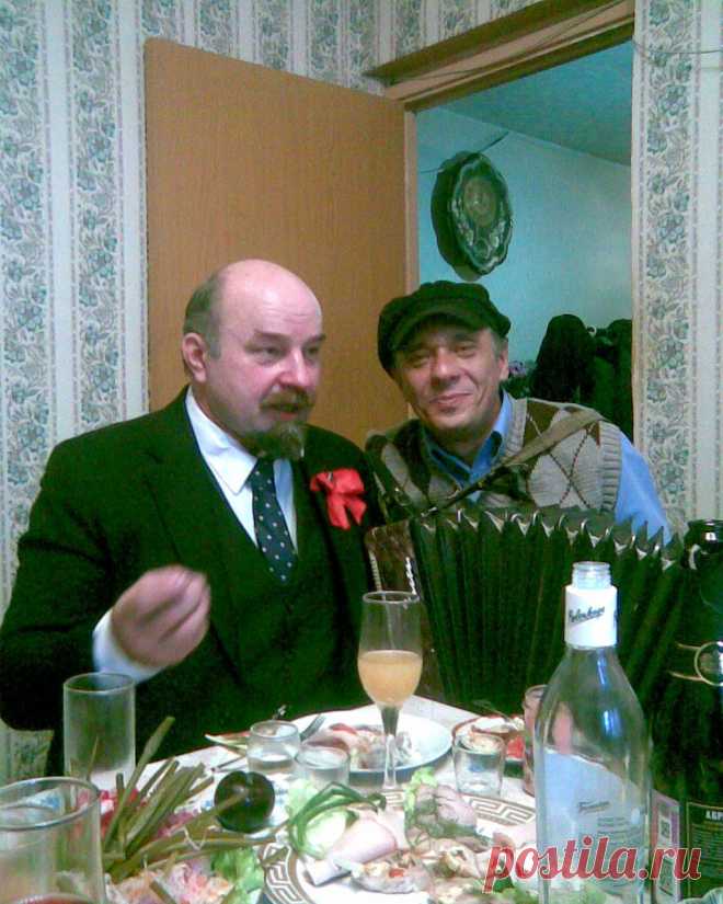 Тамада, ди-джей, баянист, певец, аниматор,видеооператор 89250018494