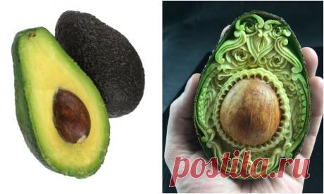 Авокадо за час превратилось в резной шедевр (7 фото) | Чёрт побери Даниэль Бассери из Баньара-Калабра (Италия) начал рисовать с 7 лет, и с тех пор в его жизни начался очень счастливый период, наполненный творчеством. Мастер признался, что стоит ему только прикоснуться к ножу, как его руки становятся своеобразным инструментом, всецело подчиняющимся его богатому воображению. Одна из последних работ Даниэля — самое обычное авокадо, которое за час работы стало настоящим шедевром.