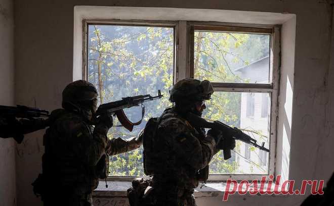 Песков отказался комментировать сообщения о контрнаступлении Украины. Сообщения о начавшемся контрнаступлении Украины и «прорыве обороны» российских сил касаются хода военной операции, эти вопросы являются прерогативой Минобороны, заявил пресс-секретарь президента Дмитрий Песков.