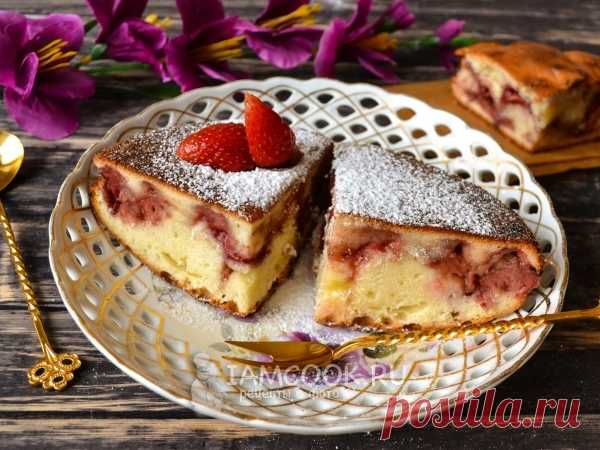 Заливной пирог с клубникой