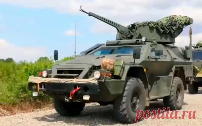 Минобороны показало кадры отработки снаряжения ракет спецбоеприпасами. Личный состав ракетных соединений Южного и Центрального военных округов отработал процедуры снаряжения ракет-носителей специальными учебными боеприпасами, сообщило Минобороны.