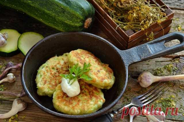 Вкусные оладьи из кабачков с сыром и чесноком. Пошаговый рецепт с фото — Ботаничка.ru