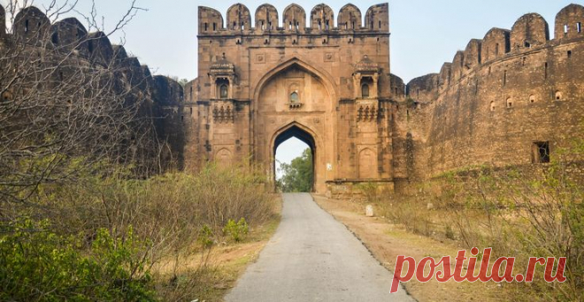 Mighty Rotas Fort, near Jhelum Punjab, Pakistan  |  Найдено на сайте 500px.com.