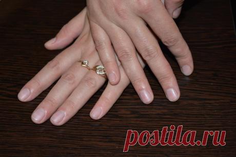 Работа: европейский не обрезной маникюр, массаж, питательный комплекс для ногтей. Делался для беременной девушки, исключительно натуральные и безвредные ингредиенты. Расслабляющий массаж и питательный комплекс очень полезен и приятен.