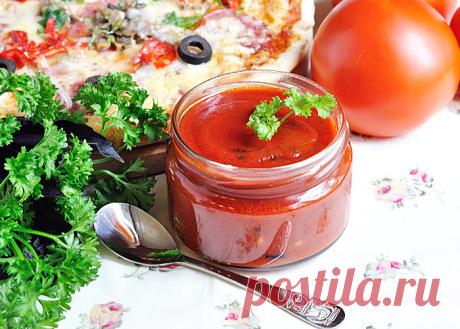 Соус для пиццы: очень вкусный рецепт В идеале для соуса нужны спелые сливовидные помидоры сорта Сан-Марцано, ароматные, сладкие и ужасно вкусные, но, к сожалению, в Москве их днем с огнем не сыщешь, а если...