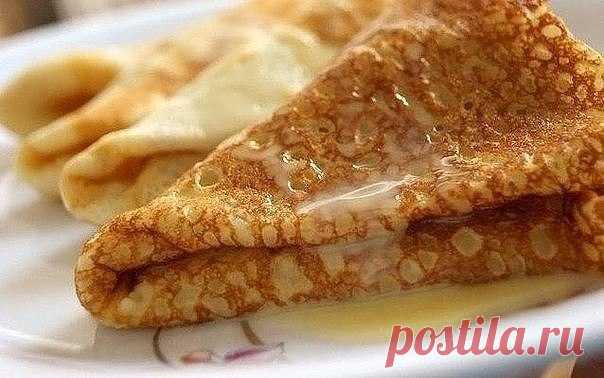 Заварные блины на молоке

1. Взять пол-литра молока.
2. 2 яйца взбить венчиком.
3. Добавить 1 ч. л. разрыхлителя и муки столько, чтобы получилось тесто, как на оладьи.
4. Затем вылить 1 стакан крутого кипятка, перемешать.
5. Добавить 7 ст. л. растительного масла.
Тесто готово!
6. Жарить как обычно, на раскаленной сковороде, с двух сторон.
Приятного аппетита!