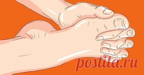 Чтобы старость не застала врасплох, выполняй «переплетение пальцев»

Еще древние китайцы заметили, что первыми стареть начинают ноги, а дальше уже весь организм. Ведь именно на ногах сосредоточено множество нервных окончаний и рефлекторных зон.

Поэтому предлагаю тебе узнать несколько полезных рекомендаций, которые помогут сохранить здоровье стоп, а вместе с ними молодость и хорошее состояние всего организма.

Данный метод был разработан сотни лет назад еще тибетскими лама...