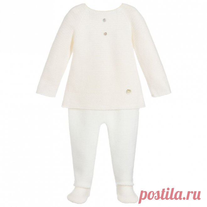 Ivory Knitted 2 Piece Babygrow Lovely ivory two-piece babygrow for boys and girls by Paz Rodriguez. Knitted in super soft blend of cotton Merino wool, with delicate patterned trims. It has decorative mother-of pearl buttons on the front.
