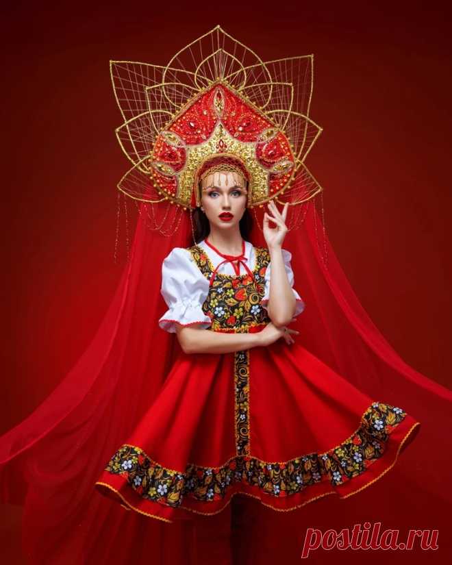 Арина Крышко на днях стала миссис мира по версии INTERNATIONAL UNIVERSAL. Конкурс проходил в Малайзии, а в родной Карелии за нее болели семья и друзья.Арина покорила жюри эффектным костюмом с красным кокошником, который сделала сама, а так же спортивным танцем.Ведь она - кандидат в мастера спорта по фитнес-аэробике и даже становилась чемпионкой России в этой дисциплине.