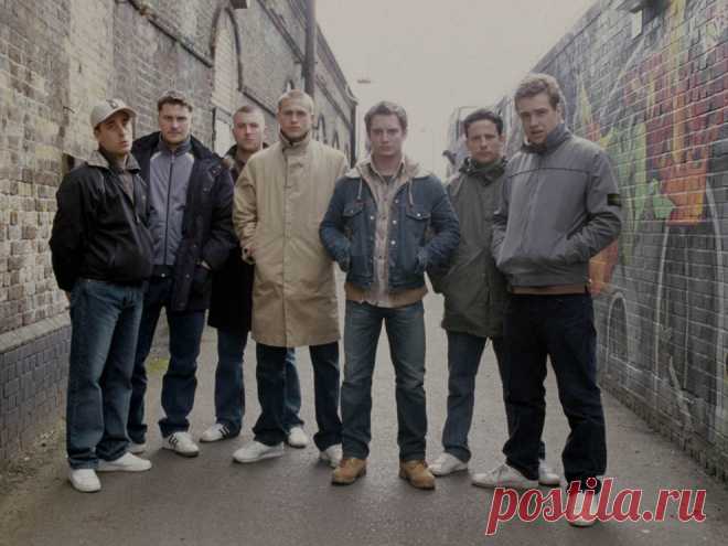 Лучшие фильмы с Чарли Ханнэмом: смотреть подборку | Vogue Ukraine - Vogue UA