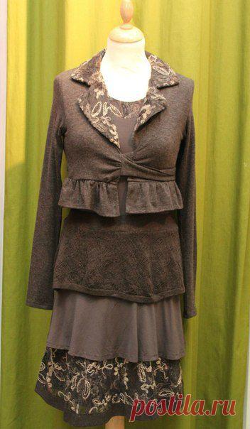 #boho 
Земля, кора деревьев, ржаной хлеб, кофе, какао – все коричневого цвета.
У тех, кот выбирает коричневый, наблюдается тяга к простому и понятному образу жизни. Их тянет в деревенские деревянные дома, лесные походы, рыбалке. Это солидные и сильные люди, часто медлительные, но основательные и практичные. Отвержение этого цвета говорит о призрении повседневности и рутины.