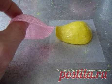 Французские розы из бисера