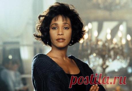 Уитни Хьюстон могла бы отметить 58-летие: интересные факты о жизни знаменитой певицы