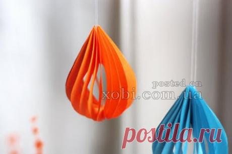 елочная игрушка из бумаги в виде капли
