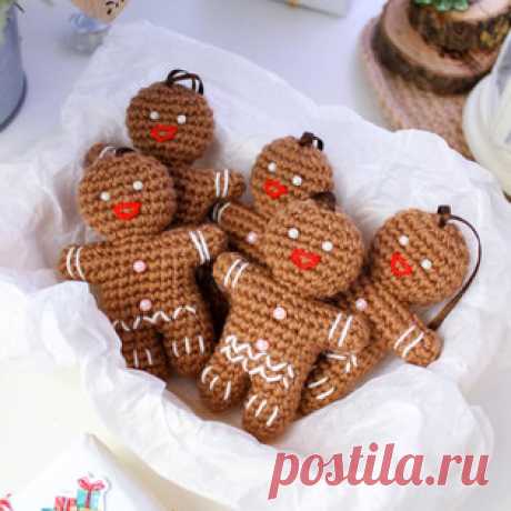 Пряник амигуруми. Схемы и описания для вязания игрушек крючком! Бесплатный мастер-класс от @lamp_26 по вязанию пряника крючком. Высота вязаной игрушки примерно 9 см. Для изготовления такого пряничного человечка авт…