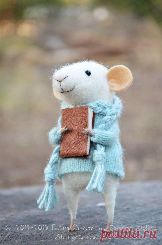 «Мышка в голубом » — карточка пользователя makarenko.rimma2017 в Яндекс.Коллекциях