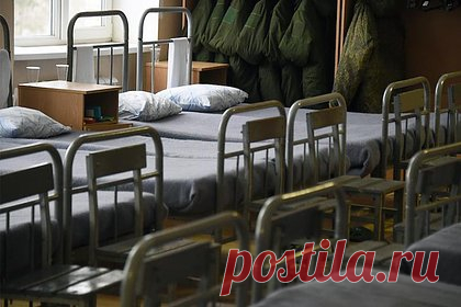 Стало известно о призыве 59-летнего российского лейтенанта. В Саратовской области призвали 59-летнего старшего лейтенанта Александра Ермолаева, у которого нет боевого опыта. Власти уже занялись вопросом изучения этой ситуации. «Ситуация на изучении, информация передана в комиссариат области», — сказала собеседница РИА Новости.