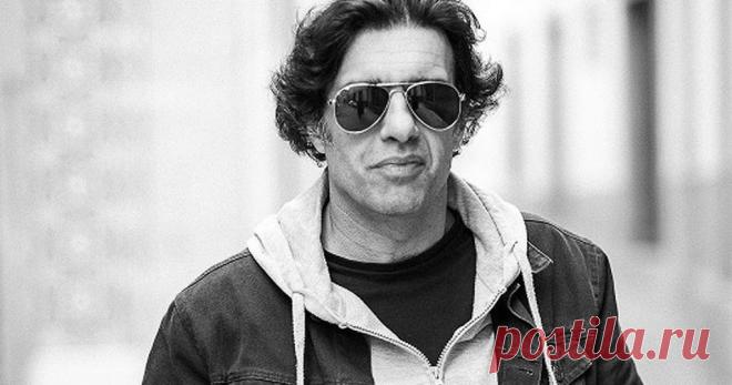 Жозе Микар Тейшейра: «Я впредь не терплю тех, кто не заслуживает моего терпения» Португальский коуч, автор книг по самопомощи Жозе Микар Тейшейра о том, как перестать тратить душевные силы впустую и сосредоточиться на главном в своей жизни.