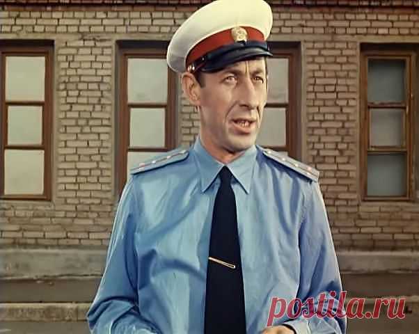 БЕСПЛАТНЫЕ МЕРЦАЮЩИЕ ОТКРЫТКИ И ПЛЕЙКАСТЫ
Лина Гаврэ