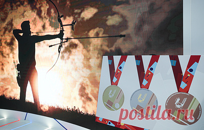 Три эскиза медалей Универсиады-2023 представлены на форуме "Россия - спортивная держава". Один дизайн-проект медалей будет утвержден официально