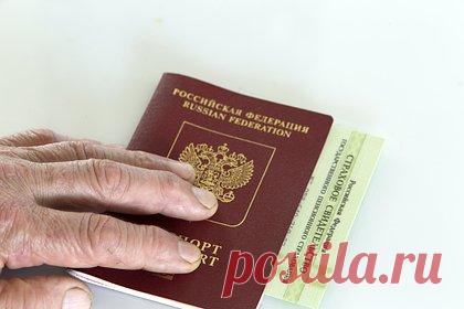 В Соцфонде призвали россиян сохранять старые карточки СНИЛС