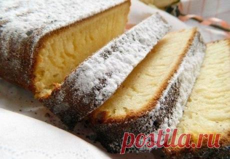 Нереально вкусный кекс на сгущённом молоке Ингредиенты: -120 гр. муки -4 яйца -380 гр. сгущенки (банка) -50 гр. сливочного масла -1 ч.л разрыхлителя -1 пакетик ванильного сахара (по желанию, я добавила получилось сладко, но не приторно) Приготовление: Сгущенку и яйца перемешать на низкой скорости миксером. Влить растопленное сливочное масло, снова перемешать. Просеять в полученную массу муку с разрыхлителем, добавить сахар, еще раз хорошо перемешать. Вылейте тесто в смазанную маслом и…