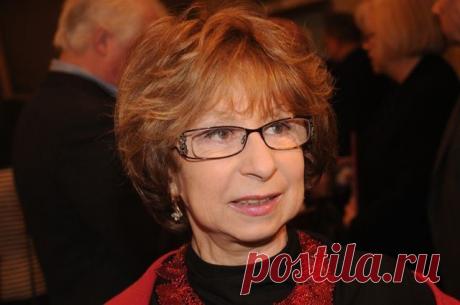 Лия Ахеджакова