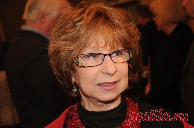 Лия Ахеджакова