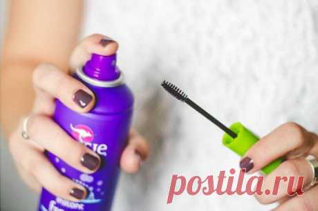 14 гениальных хитростей красоты, о которых почти никто не знает! Каждая девушка знает, как много времени и сил нужно уделять уходу за собой, чтобы выглядеть на все сто. Эти 15 гениальных хитростей, точно помогут сэкономить время и силы!

1.Альтернатива гелю для бровей.




Вместо геля для бровей автор этого блога советует использовать обычный лак для волос