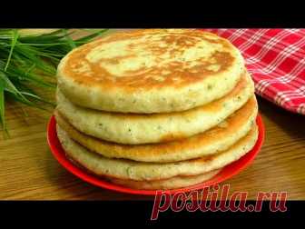 Невероятно вкусные и очень экономные лепешки на сковороде!
Рецепт теста: 

    мука - 700-800 г 
    вода - 400 г 
    подсолнечное масло - 50 г 
    дрожжи - 25 г (или 7 г сухих) 
    сахар - 25 г 
    соль - 1 ч.л. 
    укроп - 15 г 

Начинка: 

    горох - 200 г 
    вода - 500 г 
    соль - 5 г 
    сода - 1 г