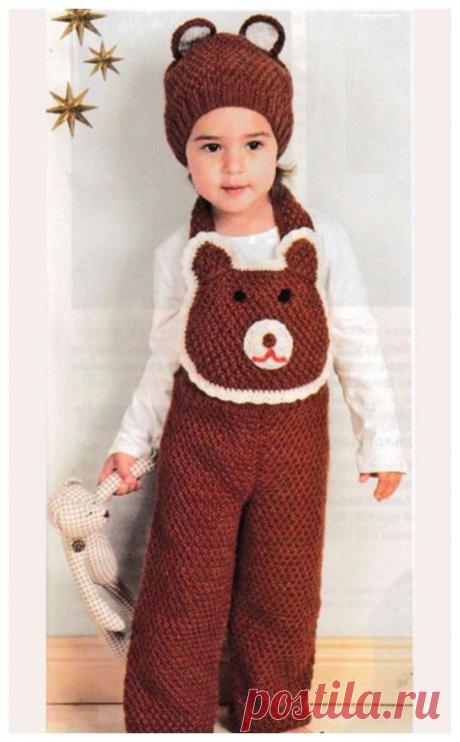 CHILDREN'S JUMPSUIT WITH KNITTING NEEDLES