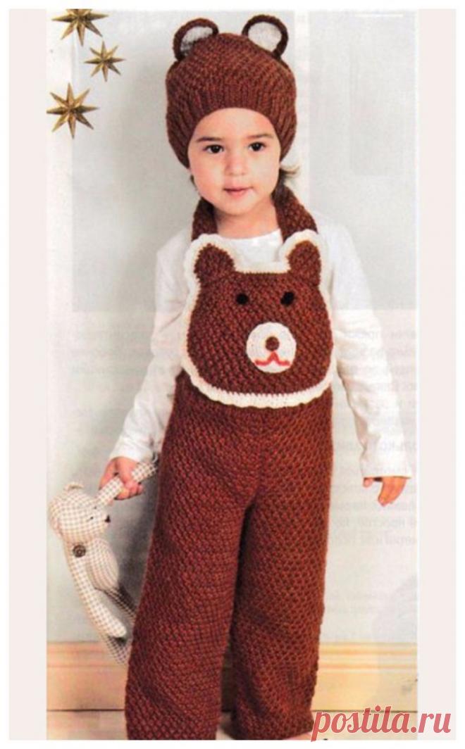 CHILDREN'S JUMPSUIT WITH KNITTING NEEDLES