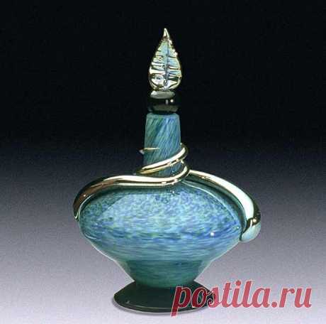 Short Adriatico Perfume Bottle by Eric Bladholm (Art Glass Perfume Bottle) | Artful Home