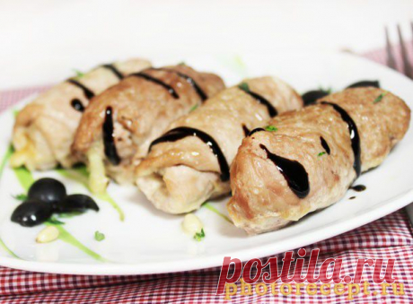 Крученики из свинины с сыром и кедровыми орешками - рецепт приготовления с фото